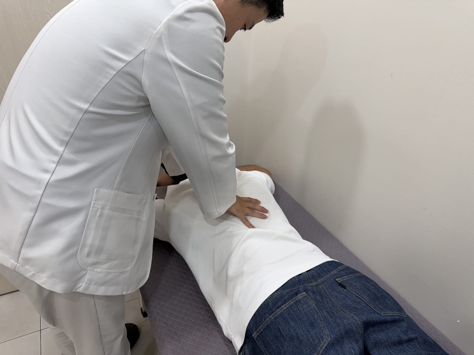 등 · 허리 도수치료
